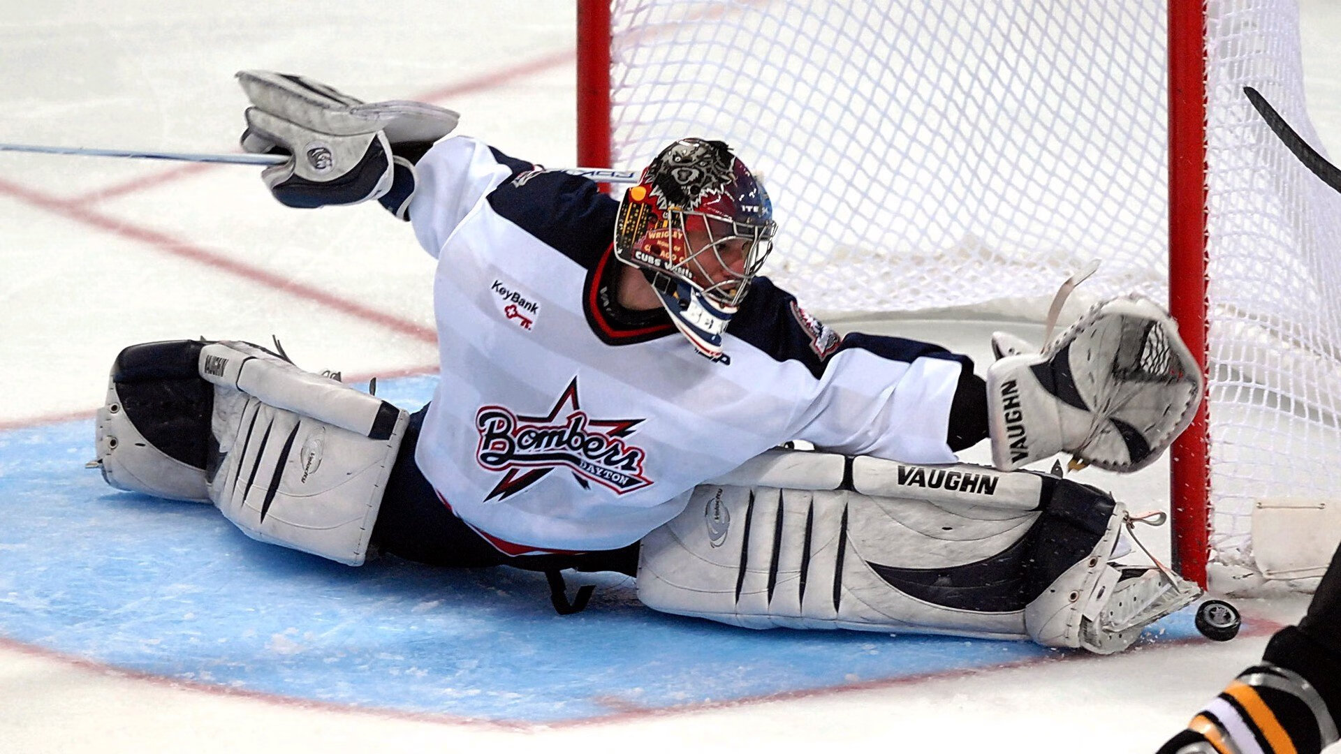 开云体育入口-2009年季后赛第一轮：湖人以“杀手锏”科比的超神表现，从落后20分的逆境中逆转灰熊，彰显冠军底蕴。